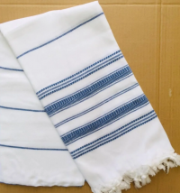 Пляжное полотенце Peshtemal белое синие полоски