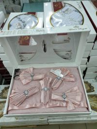 Скатерть розовая в наборе с салфетками 35х35, жаккард