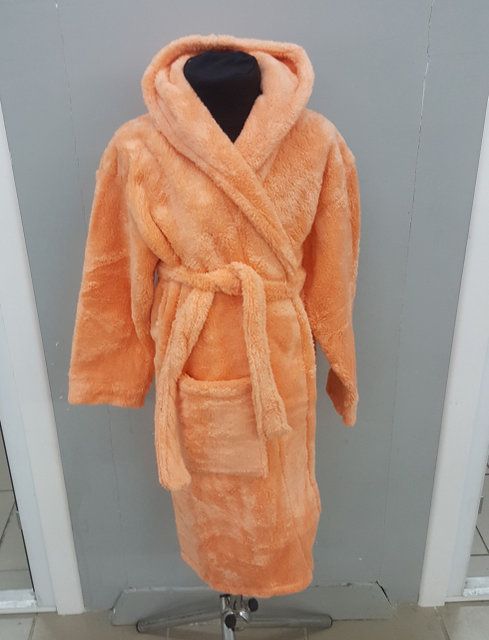 Персиковый халат для девочки  Velsoft