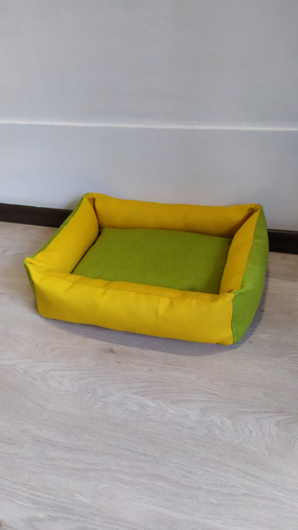 Лежанка для собак и котов Rizo желто-зеленого цвета