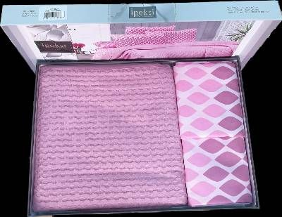 Купить светло розовое постельное белье с вафельным покрывалом на подарок