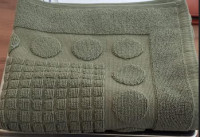 Махровый коврик для ванной 750 г/м2 оливковый 50х70 Ножки