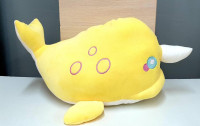 Детский плед внутри мягкой игрушки-подушки Дельфин желтый