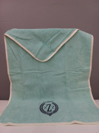 Светло зеленое женское полотенце в сауну махра/велюр Mint