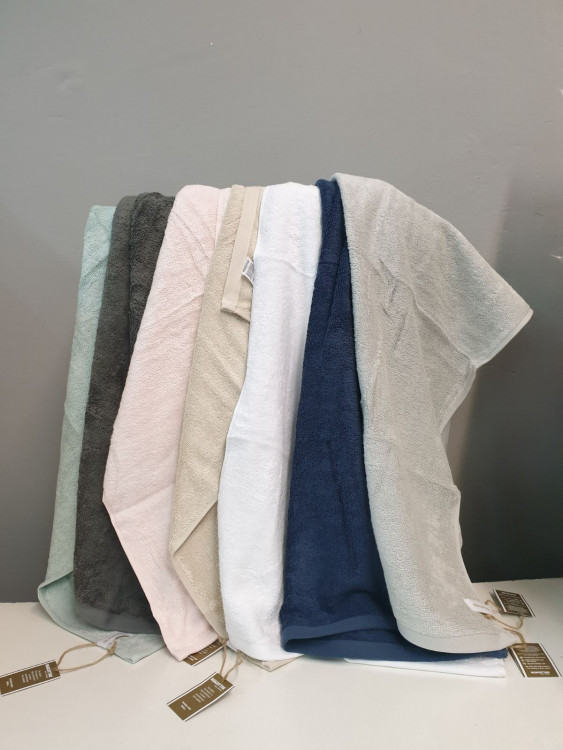 Однотонное полотенце 600 г/м2 пудрового цвета
