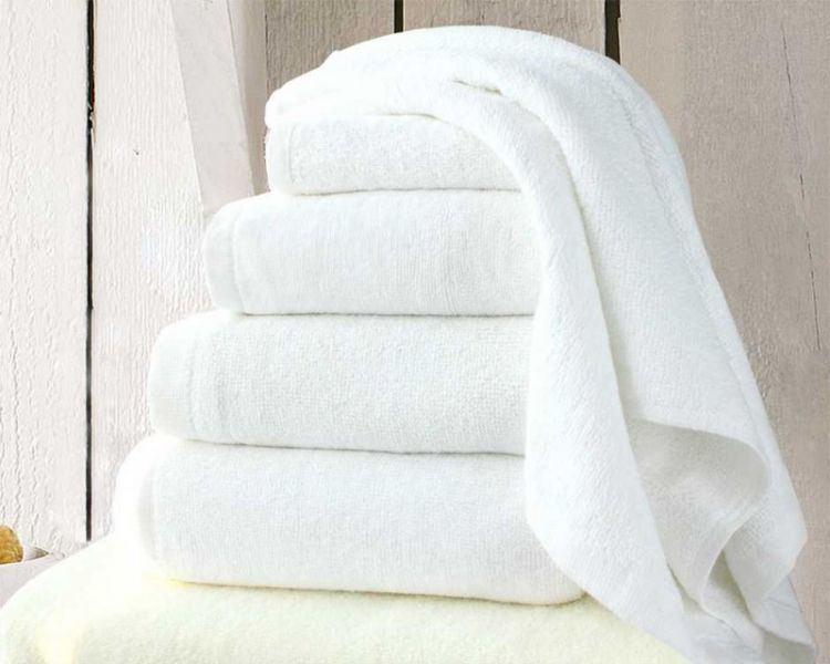 Набор белых махровых полотенец для отелей купить