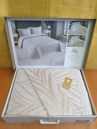 Жаккардовое покрывало серое Nur Beige