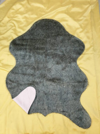 Меховый коврик в комнату Шкурка 150х200 темно-серый V-37, акрил