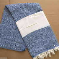 Пляжное полотенце Peshtemal сине-белое узор