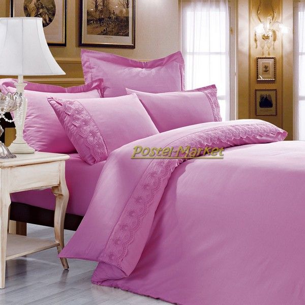Розовое постельное белье с кружевом