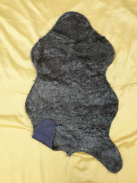 Меховый коврик в комнату Шкурка 90х150 темно-серый V-43, акрил