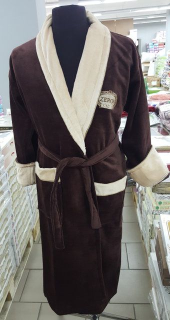 Мужской халат велюр коричневый с вышивкой Zeron