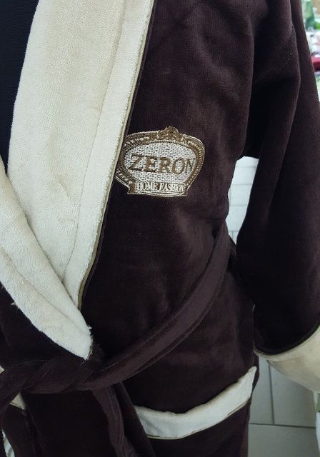 Халат велюр коричневый с вышивкой Zeron