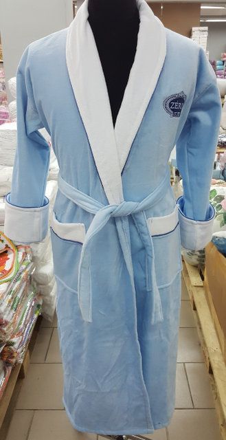 Мужской халат велюр голубой с вышивкой Zeron