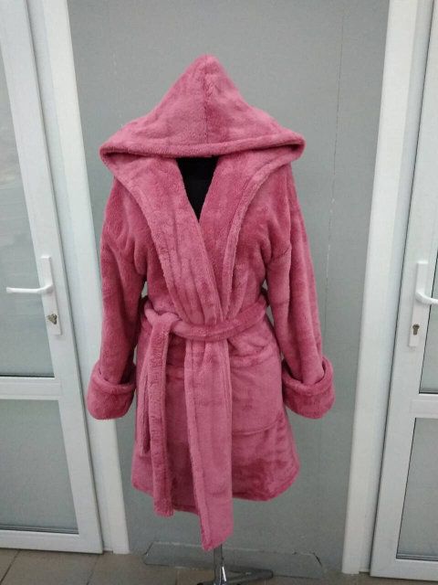 Темно розовый женский халат