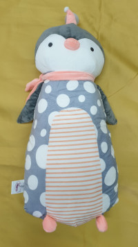 Детский серый плед внутри мягкой игрушки Пингвин