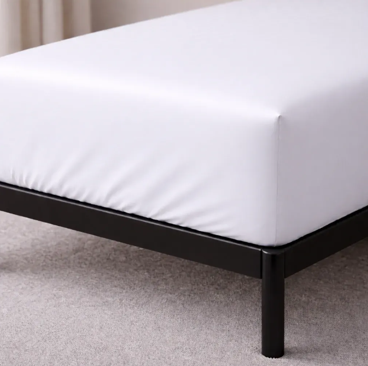 Простынь сатин однотонная Plain White на резинке 3 Простынь сатин однотонная Plain White на резинке 3