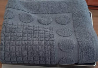 Махровый коврик для ванной 750 г/м2 темно серый 50х70 Ножки 