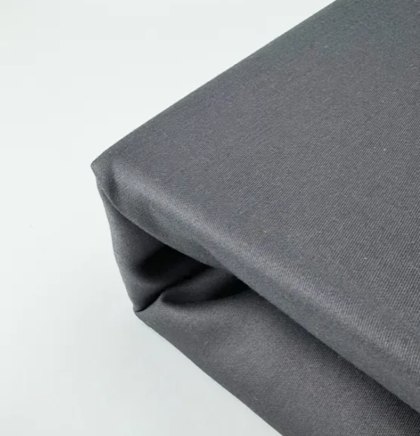 Простынь серая сатин однотонная Sateen Dark Grey на резинке