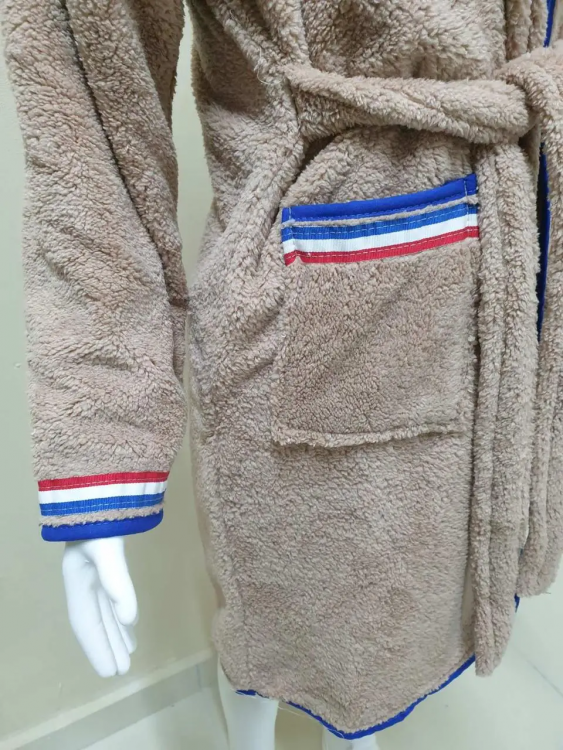 Подростковый махровый халат Welsoft бежевого цвета с полосками купить