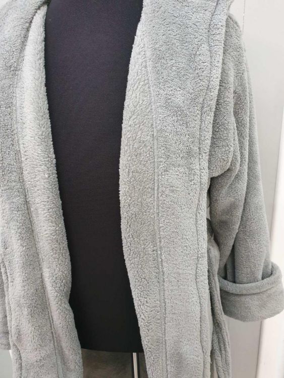 Мужской халат с капюшоном серого цвета купить