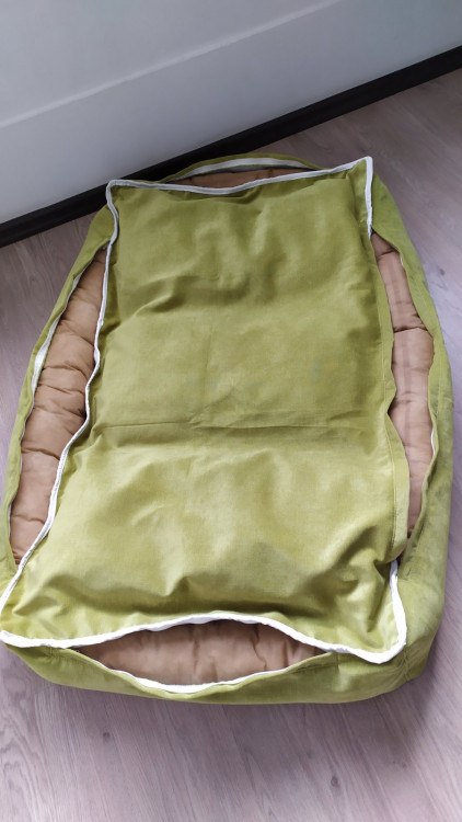 Лежак для собак оливковый  съемным чехлом в Киеве