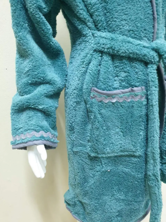 Подростковый махровый халат Welsoft темно голубого цвета с полосками купить