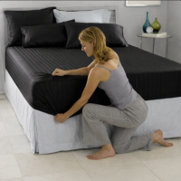 Простынь черная сатин страйп Black на резинке