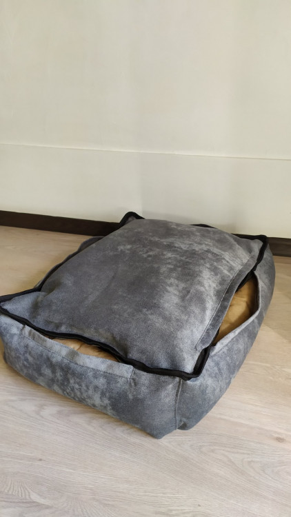 Лежак для собак 58/45 серый глянец со съемным чехлом в Киеве