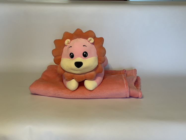Детский плед внутри мягкой игрушки-подушки Лев розовый купить