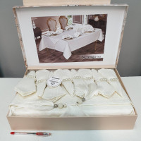Скатерть кремовая в наборе с салфетками 35х35, Nerenga Krem